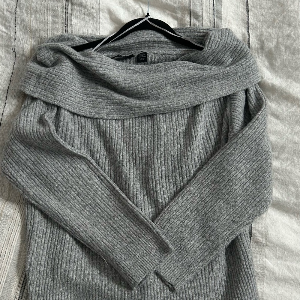 Grey off-the-shoulder sweater - Cloth by Design - Size S
